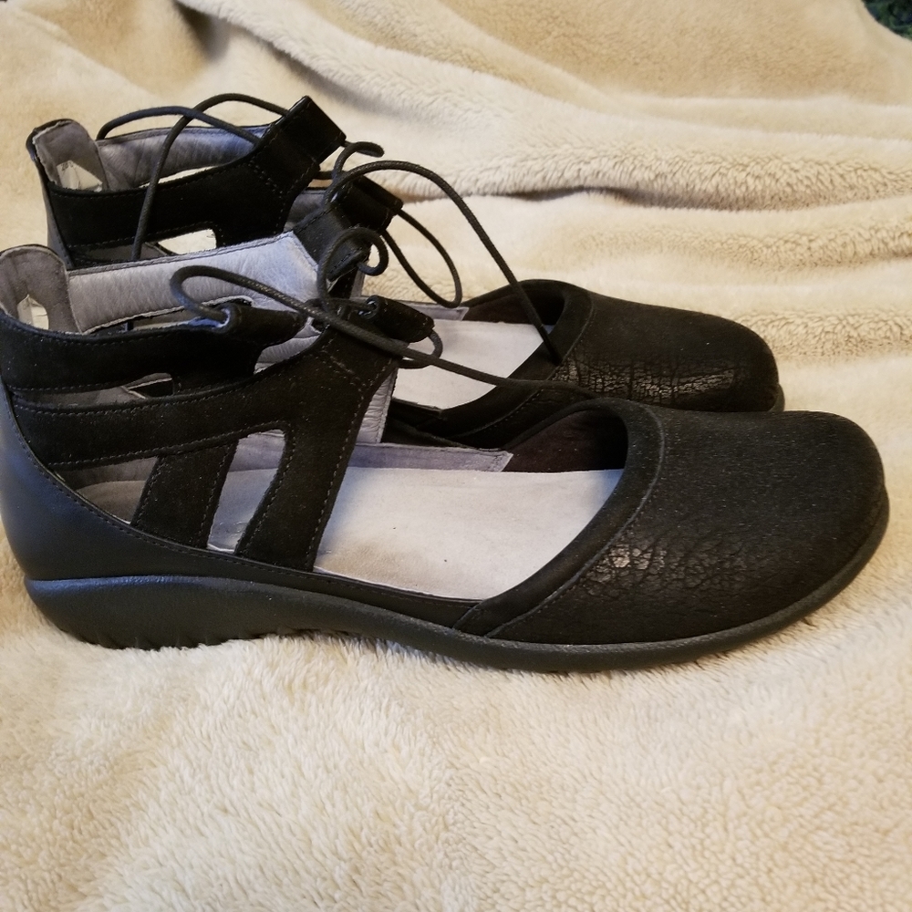 Naot shoes new
